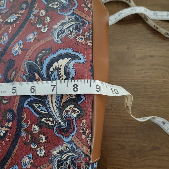 London Fog Handbag-Floral - Picture 10 of 11